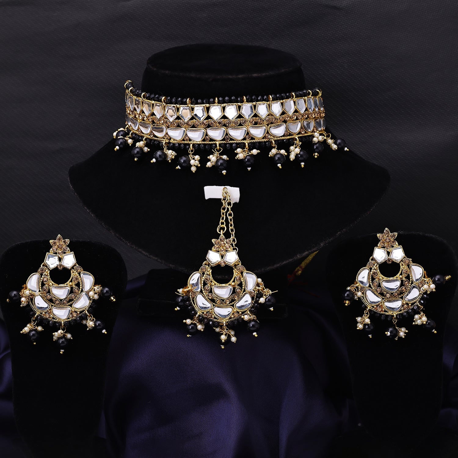 Sukkhi Good-looking Gold Plated Choker Necklace Set For Women