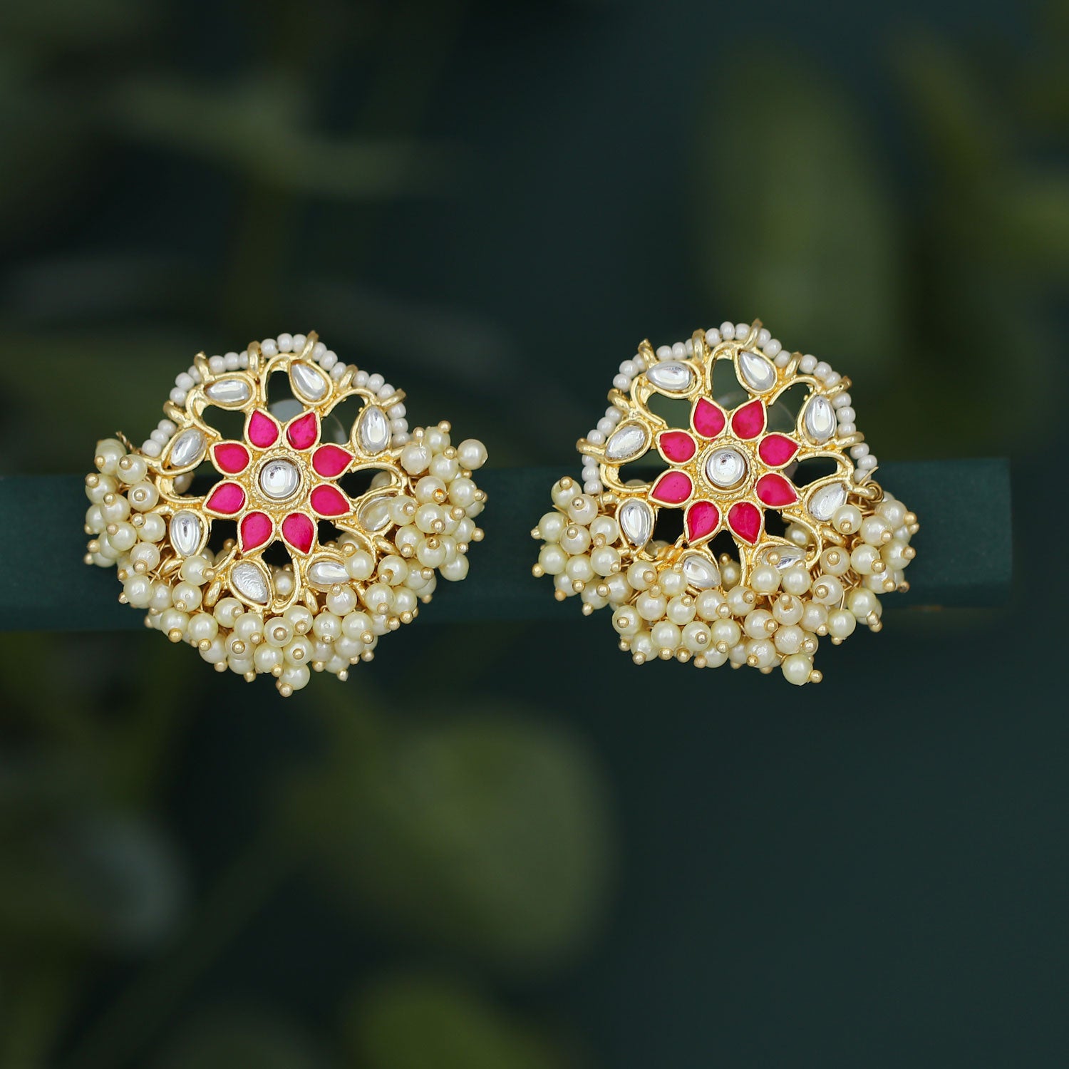 Sukkhi Trendy Gold Plated Kundan & Pearl Stud Earring for Women