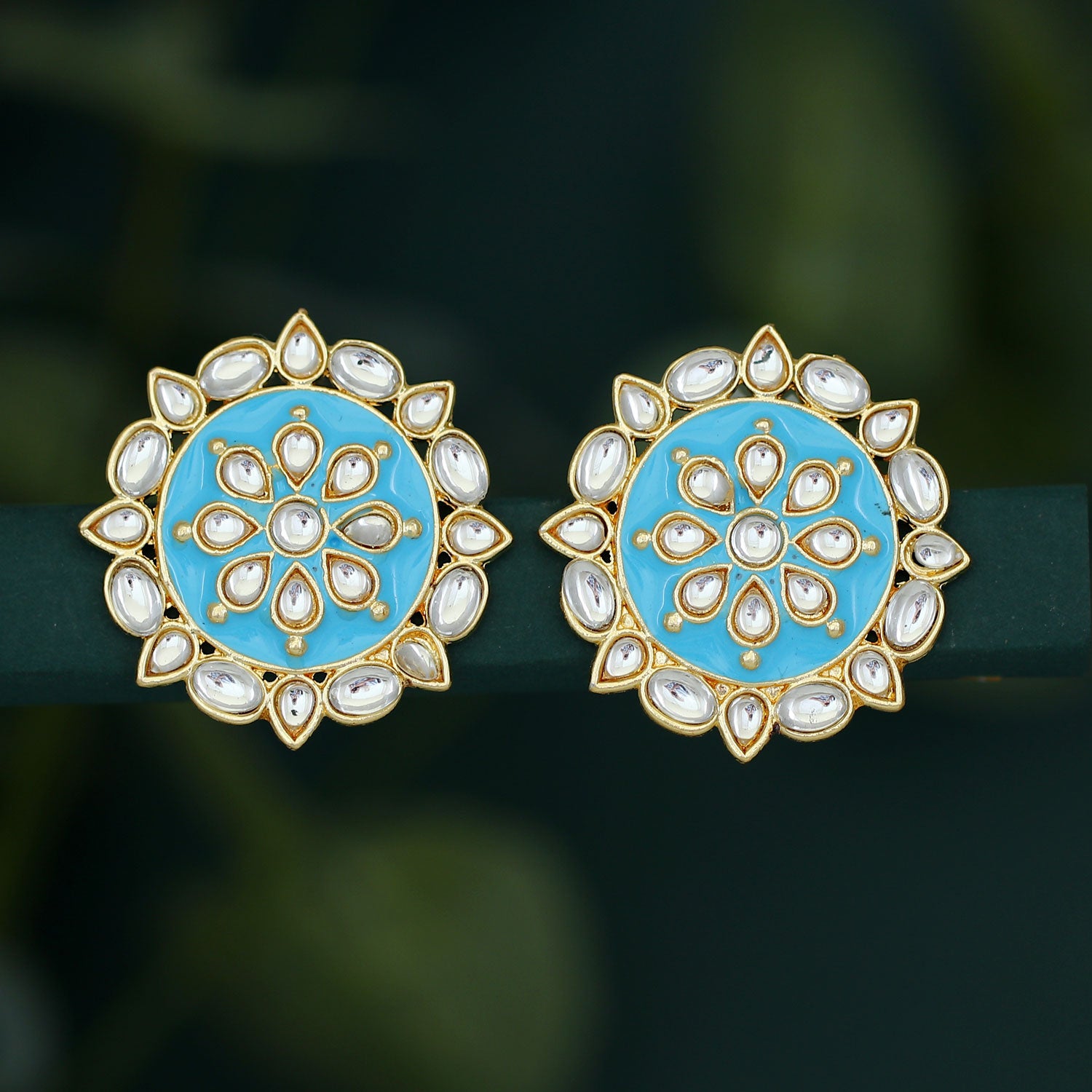 Sukkhi Charming Gold Plated Kundan Stud Earring for Women