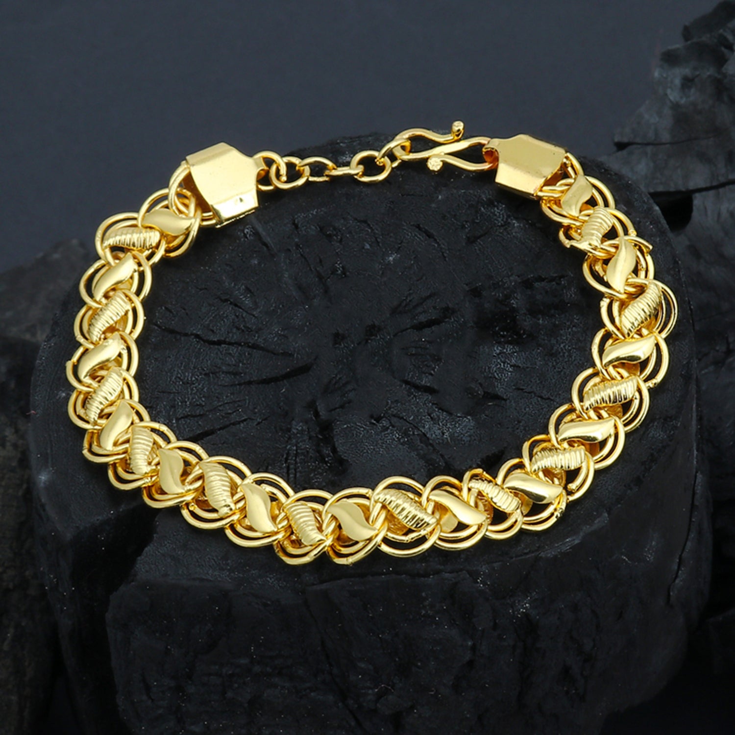 Sukkhi Classy Gold Plated Link Bracelet for Men