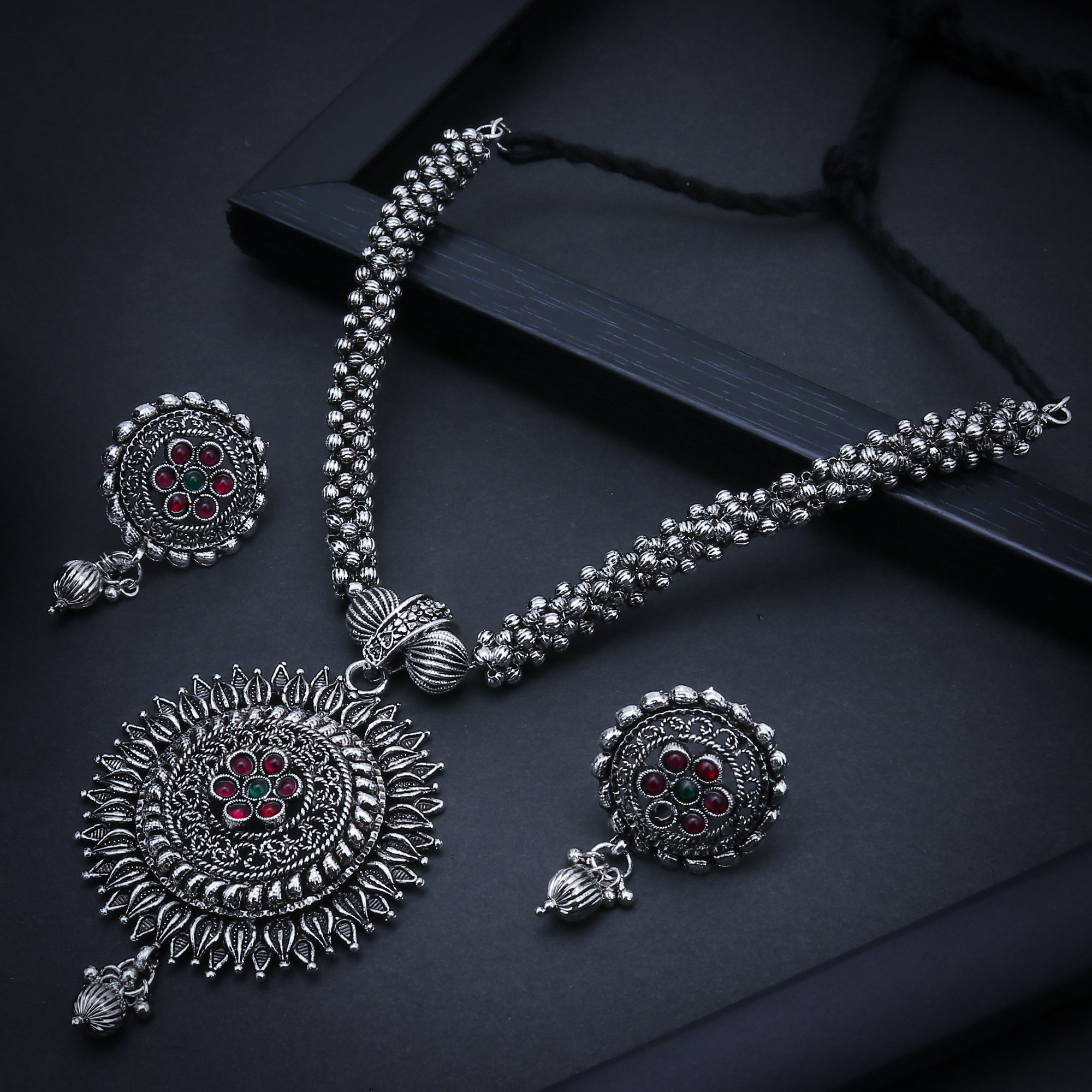 Sukkhi Classy Oxidised Necklace Set for Women