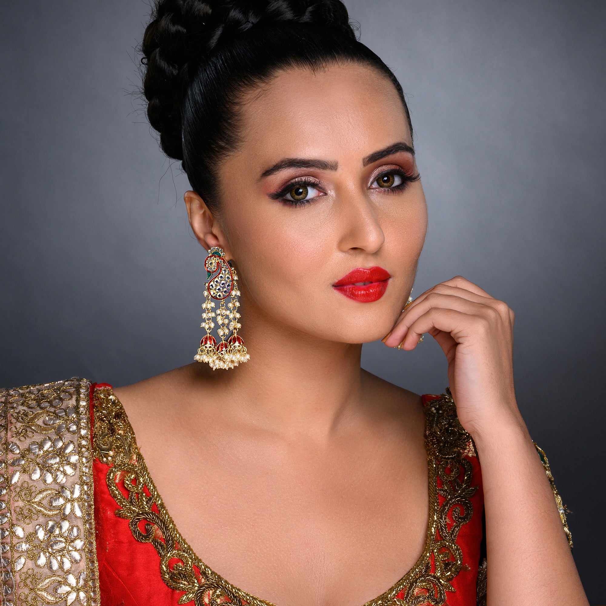 Sukkhi Astonish Pearl Gold Plated Kundan Meenakari Earring Set Worn By Karisma Kapoor