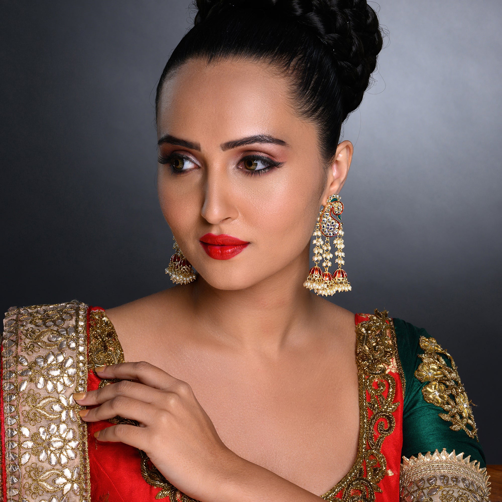 Sukkhi Astonish Pearl Gold Plated Kundan Meenakari Earring Set Worn By Karisma Kapoor