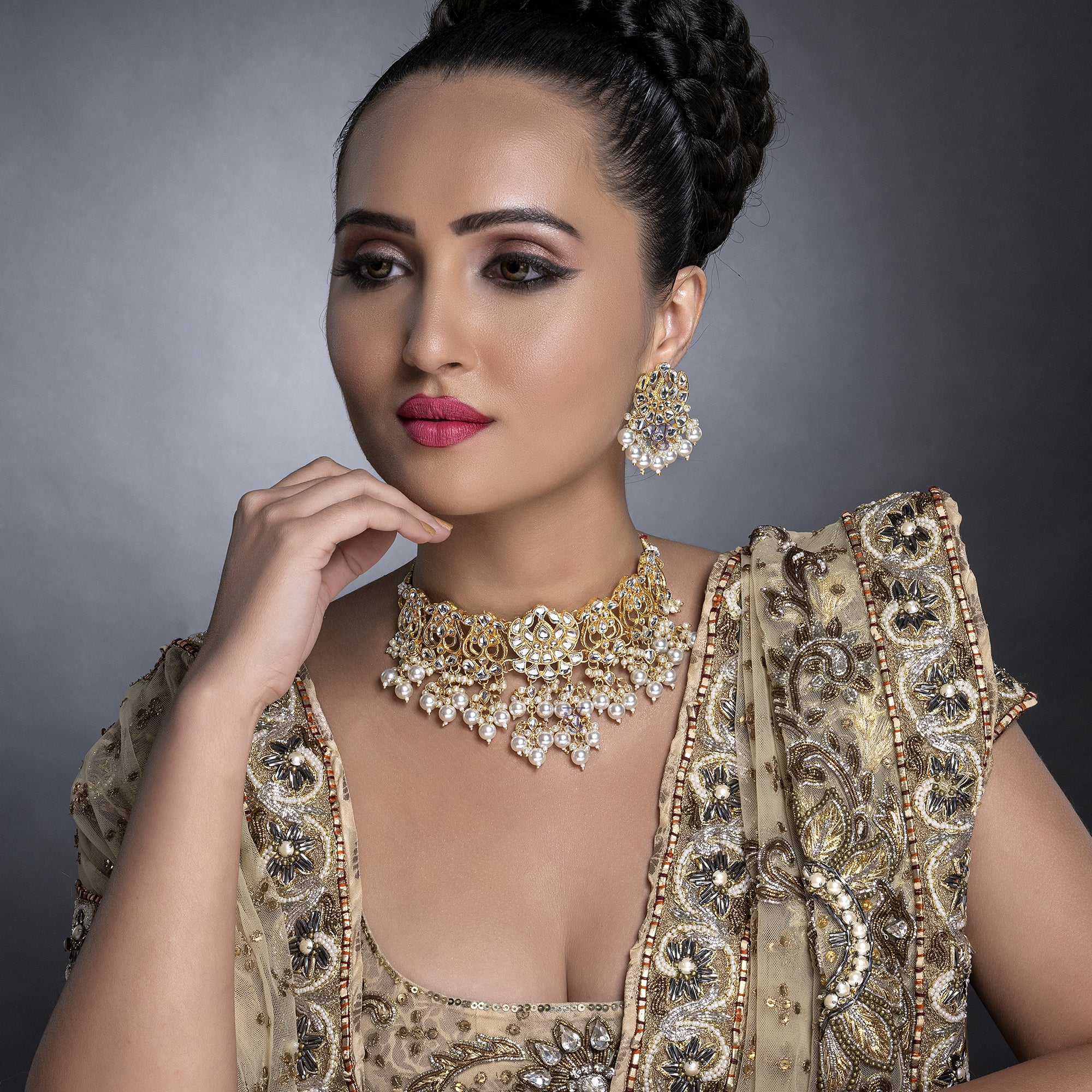 Sukkhi Exotic Gold Plated Kundan & Pearl Choker Necklace Set Worn By Karisma Kapoor