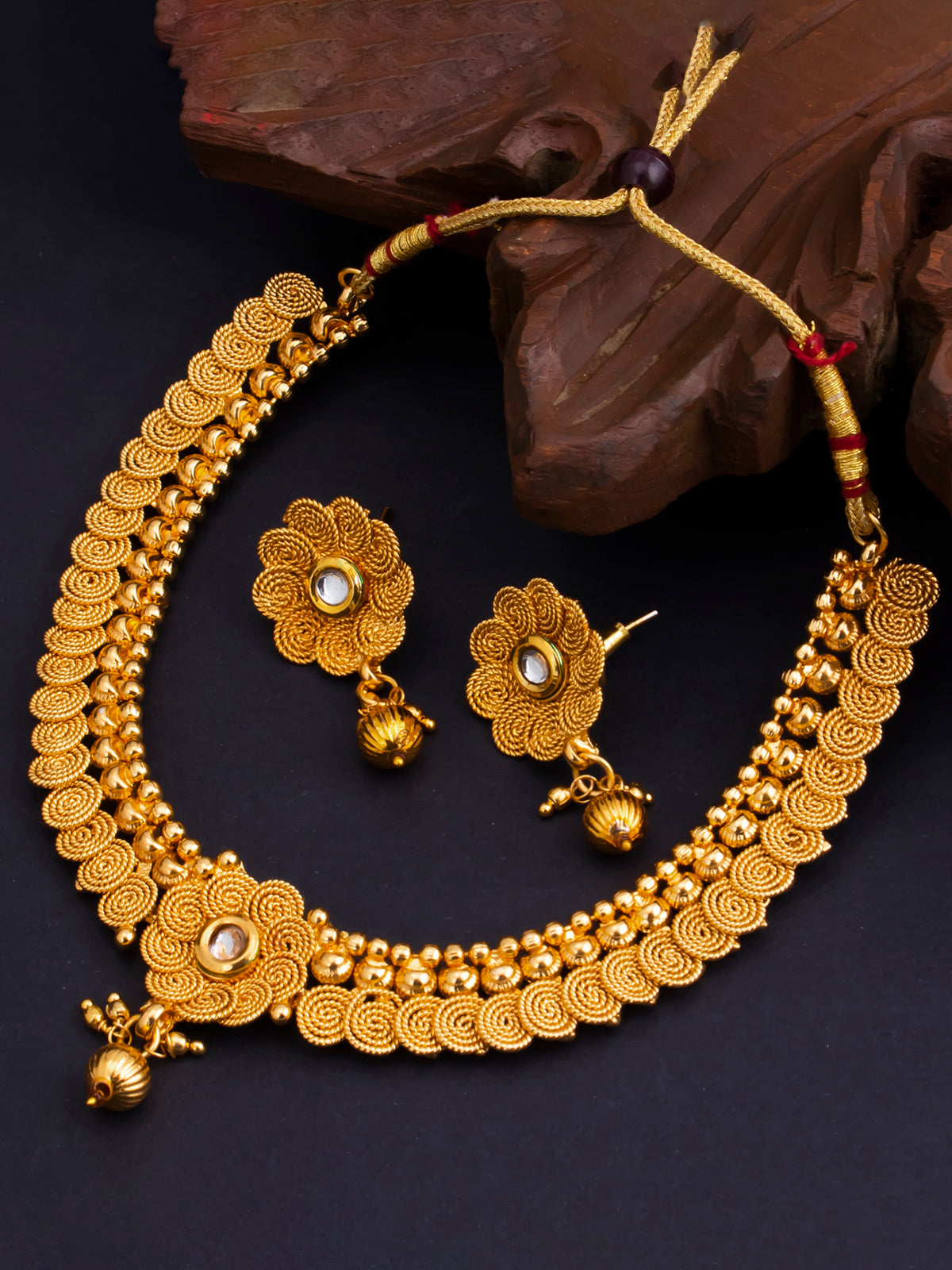 Sukkhi Floral Gold Plated Kundan Choker Necklace Set For Women 2550NGLDPP1800