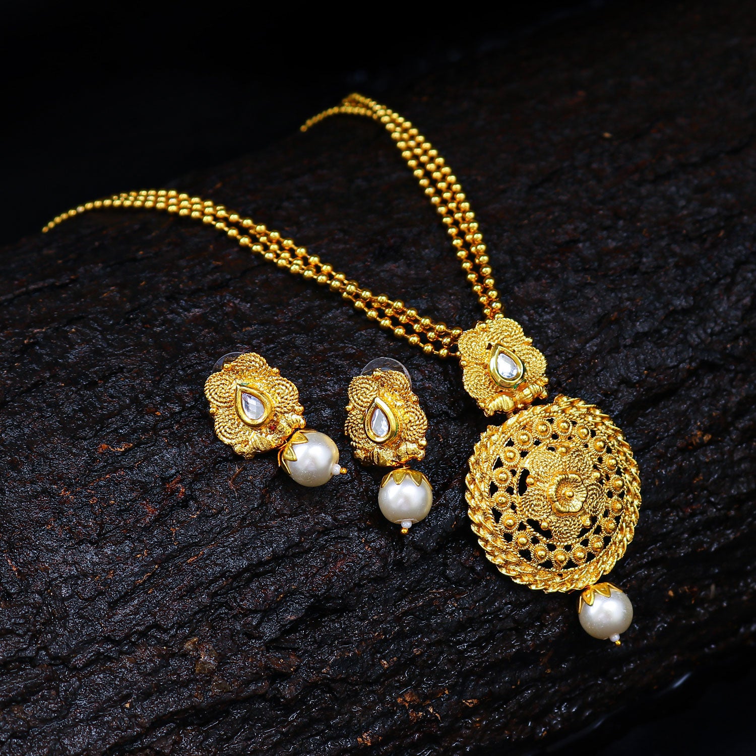 Sukkhi Graceful Pearl Gold Plated Kundan Necklace Set For Women 2581NKDP450