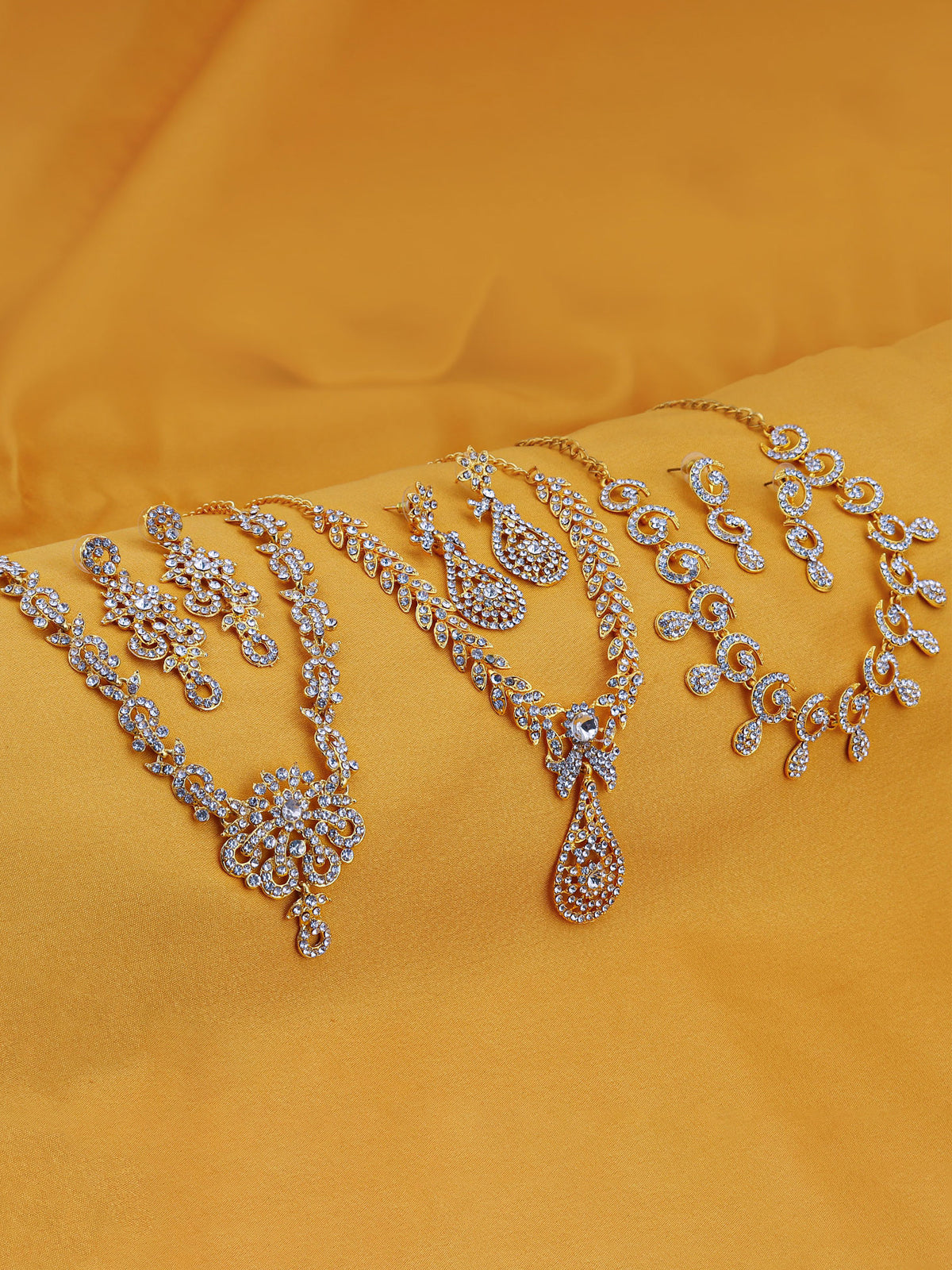 Sukkhi Glimmery Gold Plated Set of 3 Necklace Combo for Women 262CB2010