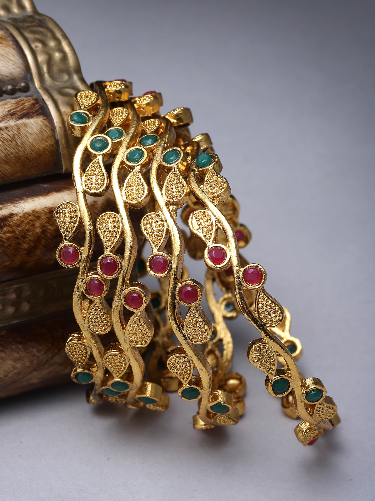 Sukkhi Classical Leaf Gold Plated Red And Green Bangle Set Jewellery for Women & Girls|Set of 4 Bracelet Latest Design|Birthday Anniversary Gift for Women|B105905