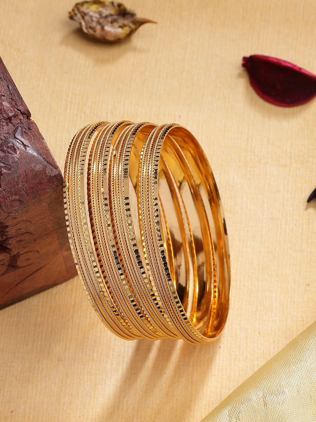 Sukkhi Indian Traditional One Gram Gold Plated Set of 4 Bangle Jewellery For Women & Girls|Gifts for Wife Girlfriend Mother Sister|B107304