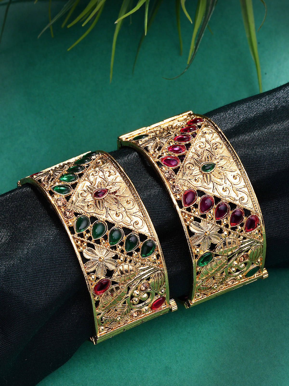 Sukkhi Indian Traditional Gold Plated AD Stones Studded Openable Kada Bangle Set for Women & Girls|Jewellery for Party, Wedding, and Festive Occasions for Women|2 Bangles|B107563
