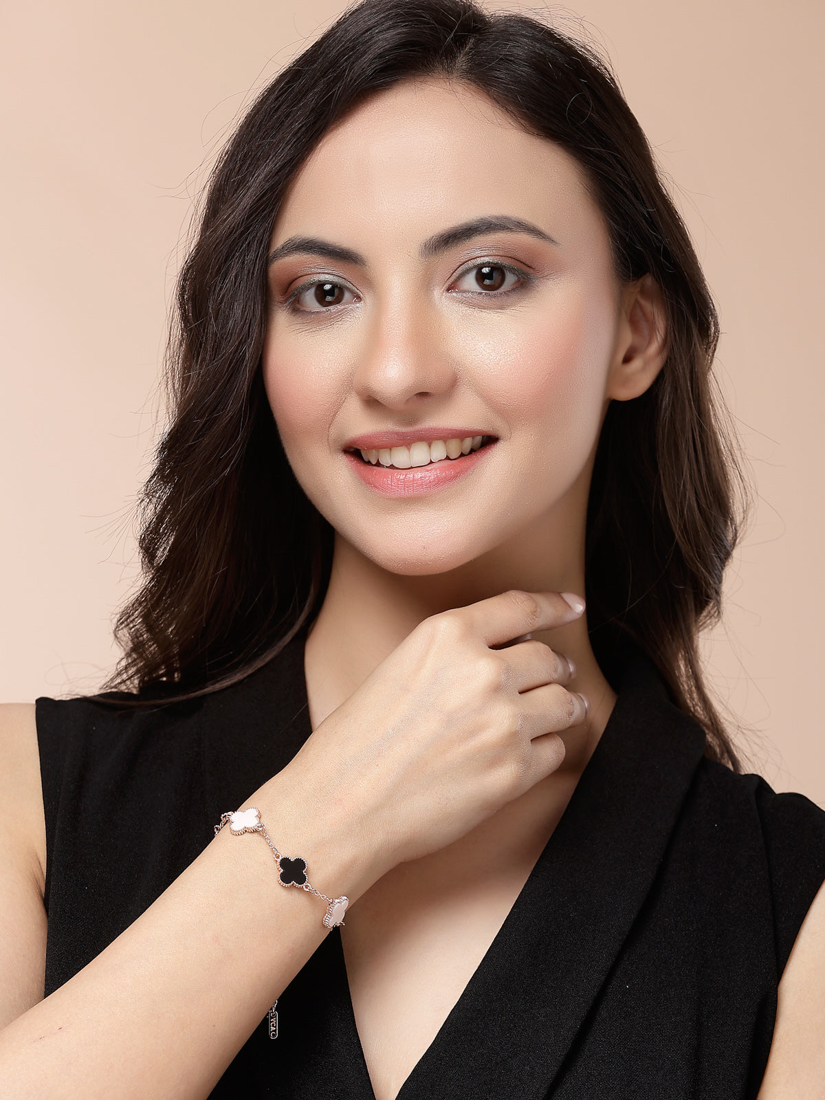 Scinitlare By Sukkhi Decent Latest Stylish Rose Gold Plated Crystal Clover Black & White Bracelet Jewellery for Women & Girls|BC107133