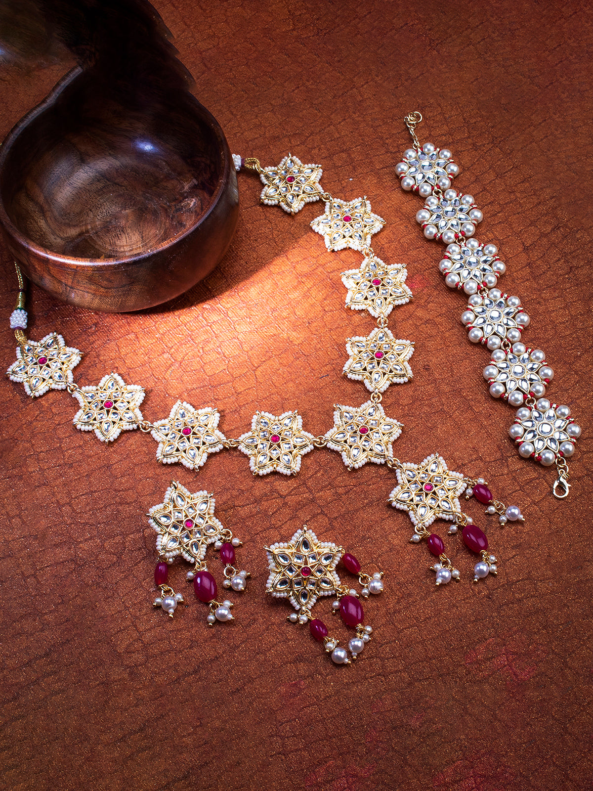 Sukkhi Lovely Gold Plated Kundan & Pearl Necklace Combo Set Worn By Karisma Kapoor CBMIX100641