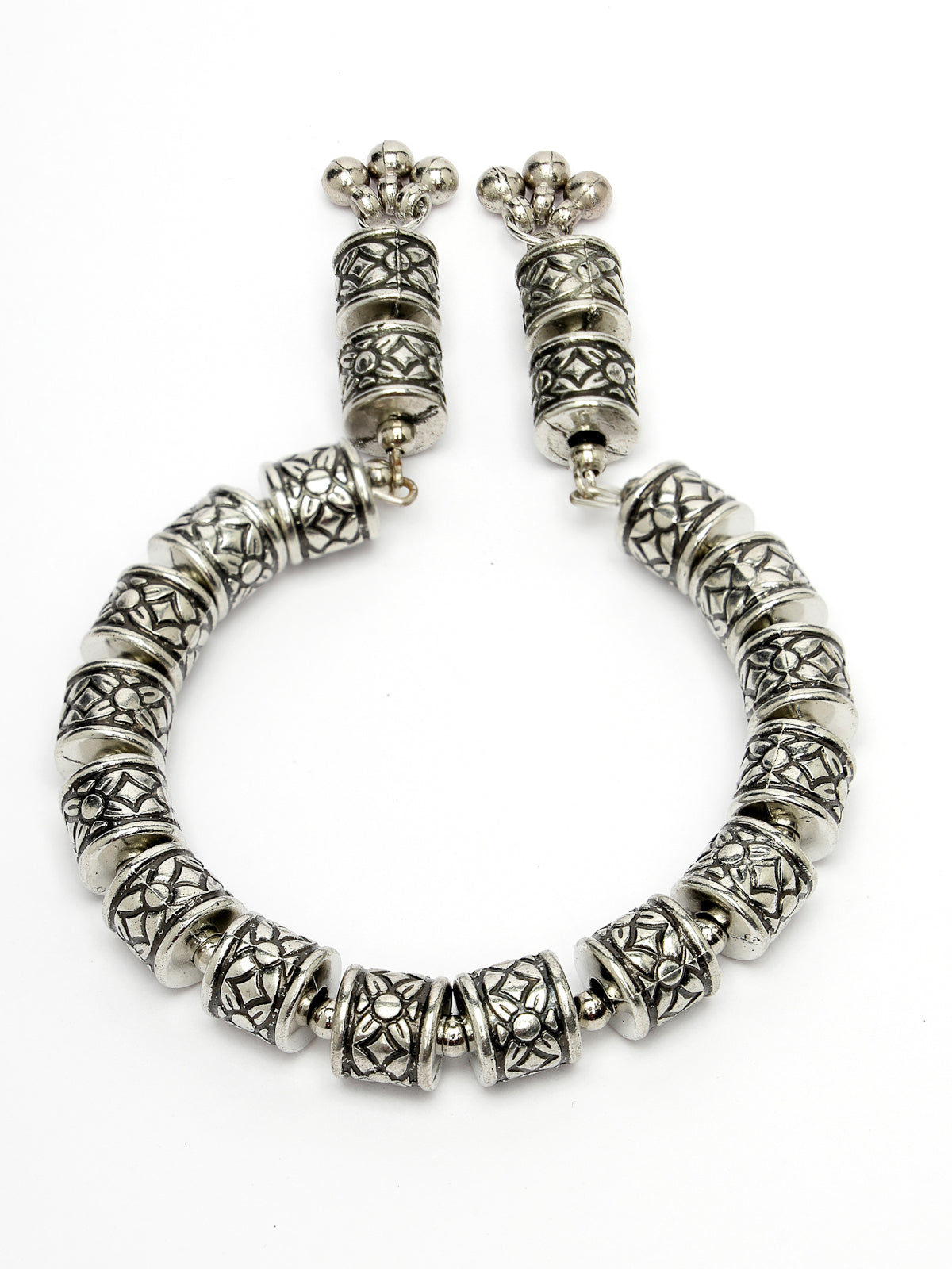 Sukkhi Pretty Oxidised Rhodium Plated With AD Stones Silver Chokder Necklace Set with Dangler Earring & Adjustable Bracelet Combo Jewellery Set For Women & Girls |Set of 1|CBMIX106031