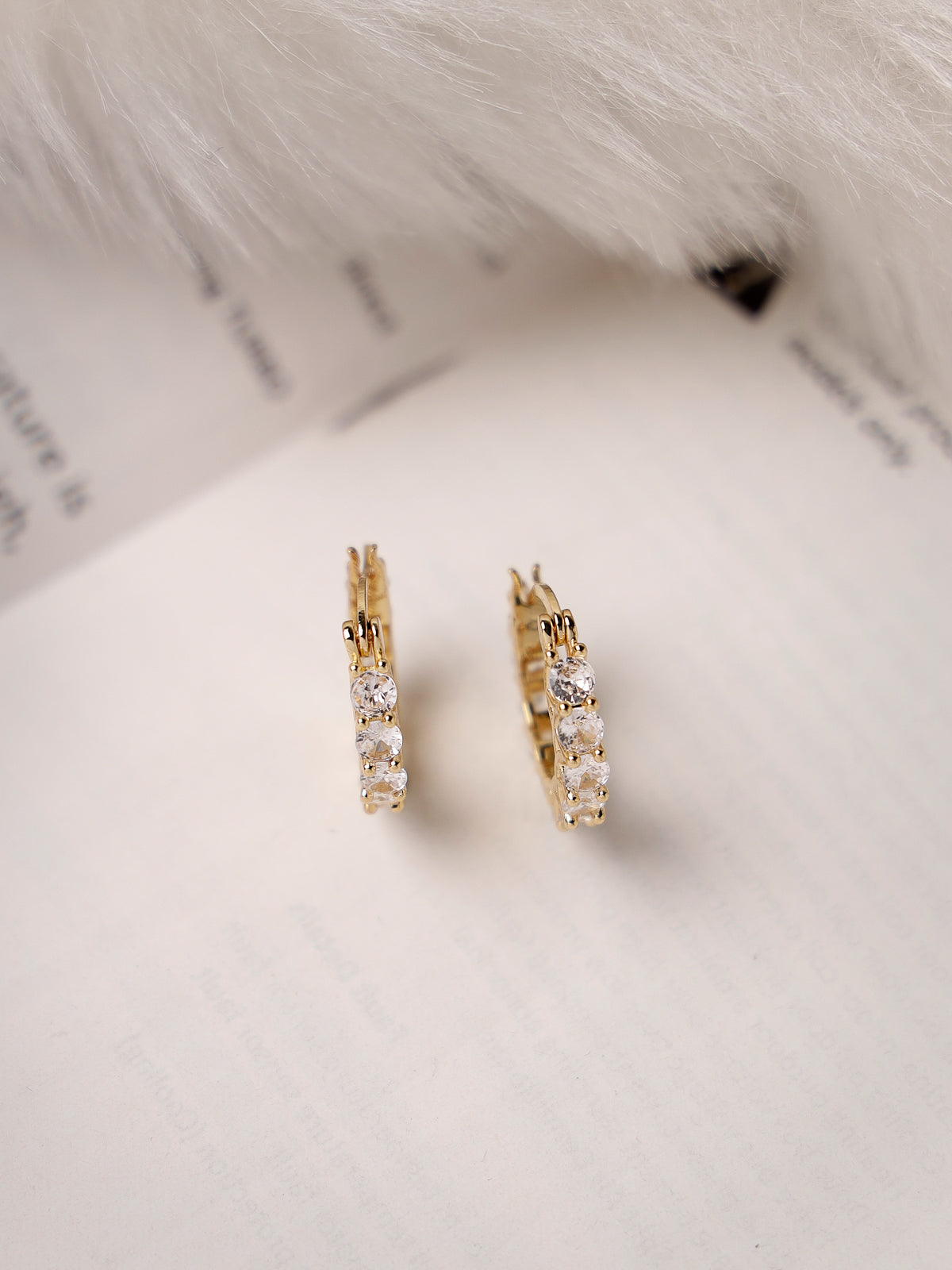 Scintillare by Sukkhi Decorative Stylish Gold Plated Crystals Stones Studded Hoop Earring for Women & Girls Stylish Fashion|Birthday Gift for Girls & Women Anniversary Gift for Wife|E106544