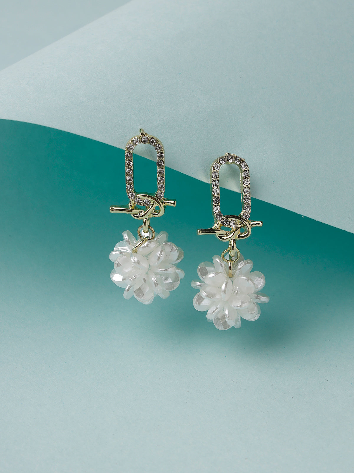 Scintillare by Sukkhi Classic Floral Style Gold Plated with Crystals Stones Studded Studs Earring for Women & Girls Stylish Fashion|Birthday Gift for Girls & Women Anniversary Gift for Wife|E106545