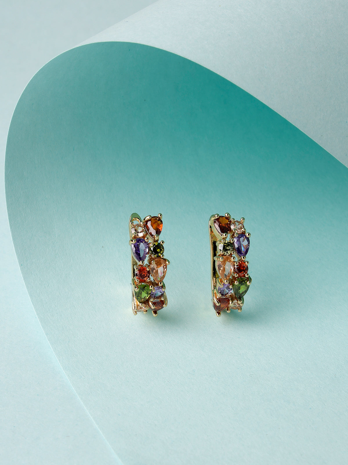 Scintillare by Sukkhi Classic Gold Plated Red Green Crystals Drop Earring for Women & Girls Stylish Fashion|Birthday Gift for Girls & Women Anniversary Gift for Wife|E106560