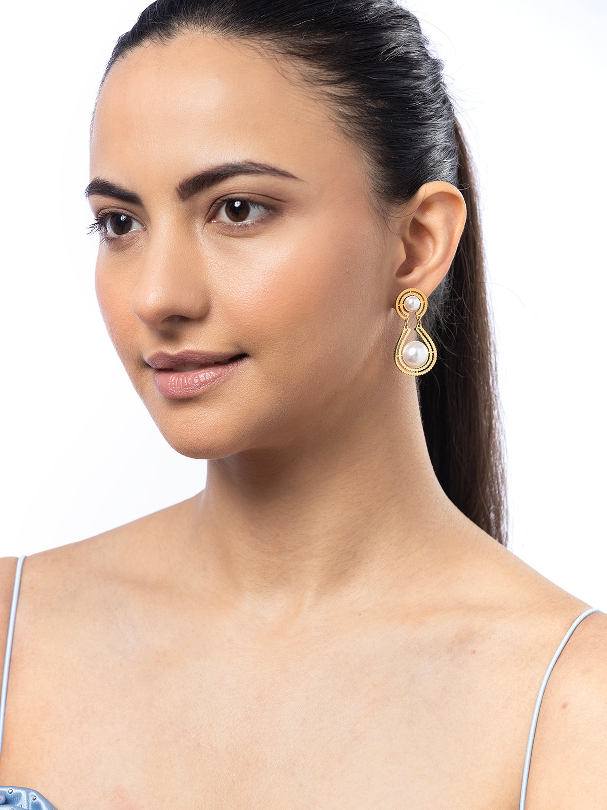 Scintillare By Sukkhi Western Stylish 18kGold Plated with Stainless Steel Pearls Dangler Earring Jewellery for Women & Girls|Anti Tarnish Jewellery|Gifts for Wife Girlfriend Mother Sister|E107001