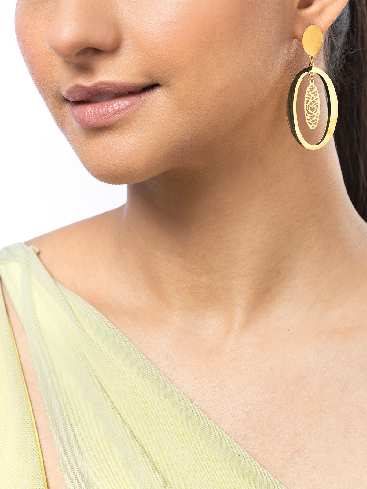 Scintillare By Sukkhi Most Beautiful 18kGold Plated with Stainless Steel Oval Dangler Earring Jewellery for Women & Girls|Anti Tarnish Jewellery|Gifts for Wife Girlfriend Mother Sister|E107004