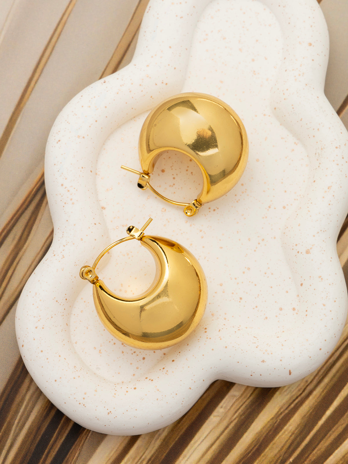 Scintillare By Sukkhi Chunky Golden Dainty 18kGold Plated with Stainless Steel Hoop Bali Korean Fashion Earring Jewellery for Women|Anti Tarnish Jewellery|Gifts for Wife Girlfriend Mother|E107031