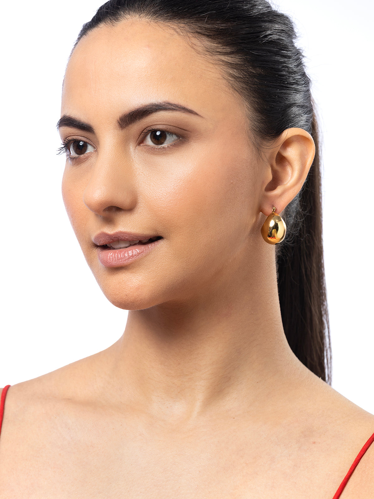 Scintillare By Sukkhi Chunky Golden Dainty 18kGold Plated with Stainless Steel Hoop Bali Korean Fashion Earring Jewellery for Women|Anti Tarnish Jewellery|Gifts for Wife Girlfriend Mother|E107031