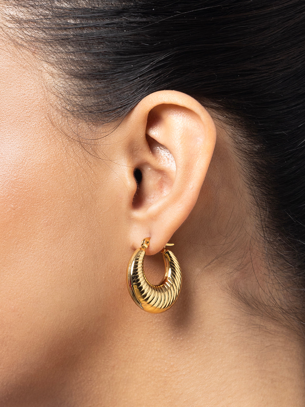 Scintillare By Sukkhi Classy Style 18kGold Plated with Stainless Steel Hoop Bali Korean Fashion Earring Jewellery for Women&Girls|Anti Tarnish Jewellery|Gifts for Wife Girlfriend Mother Sister|E107032