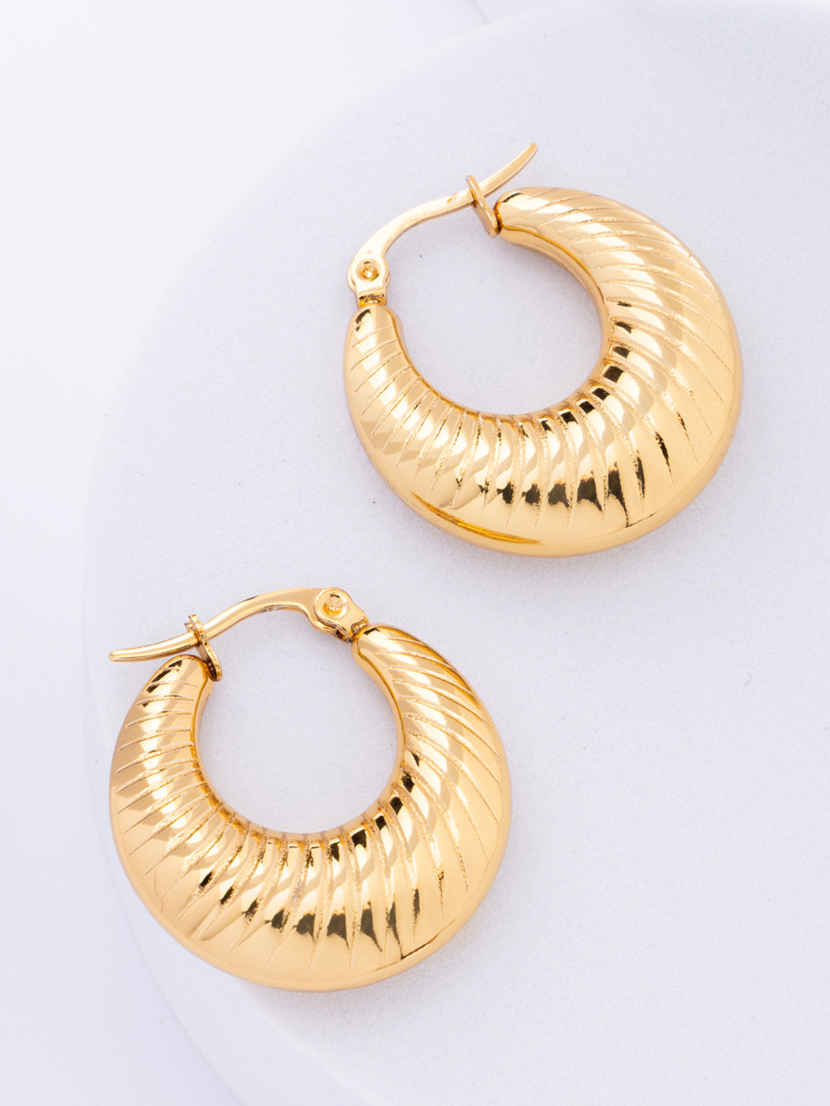 Scintillare By Sukkhi Classy Style 18kGold Plated with Stainless Steel Hoop Bali Korean Fashion Earring Jewellery for Women&Girls|Anti Tarnish Jewellery|Gifts for Wife Girlfriend Mother Sister|E107032