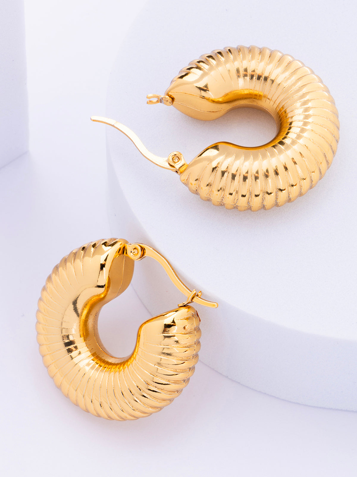 Scintillare By Sukkhi New Fashionable 18kGold Plated with Stainless Steel Hoop Bali Korean Fashion Earring Jewellery for Women&Girls|Anti Tarnish Jewellery|Gifts for Wife Girlfriend Mother|E107033