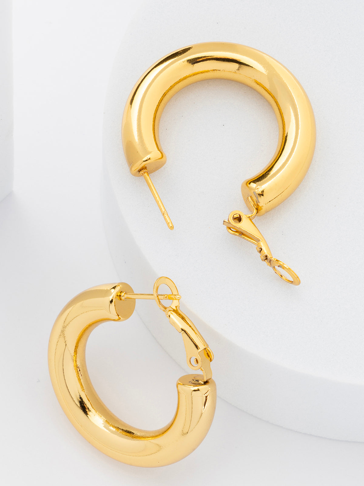 Scintillare By Sukkhi Gold Plated with Stainless Steel Small Hoop Bali Korean Fashion Earring Jewellery for Women & Girls|Anti Tarnish Jewellery|Gifts for Wife Girlfriend Mother Sister|E107035