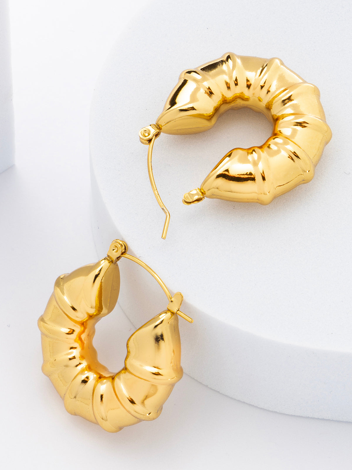 Scintillare By Sukkhi Unique 18k Gold Plated with Stainless Steel Small Hoop Bali Korean Fashion Earring Jewellery for Women & Girls|Anti Tarnish Jewellery|Gifts for Wife Girlfriend Mother|E107036