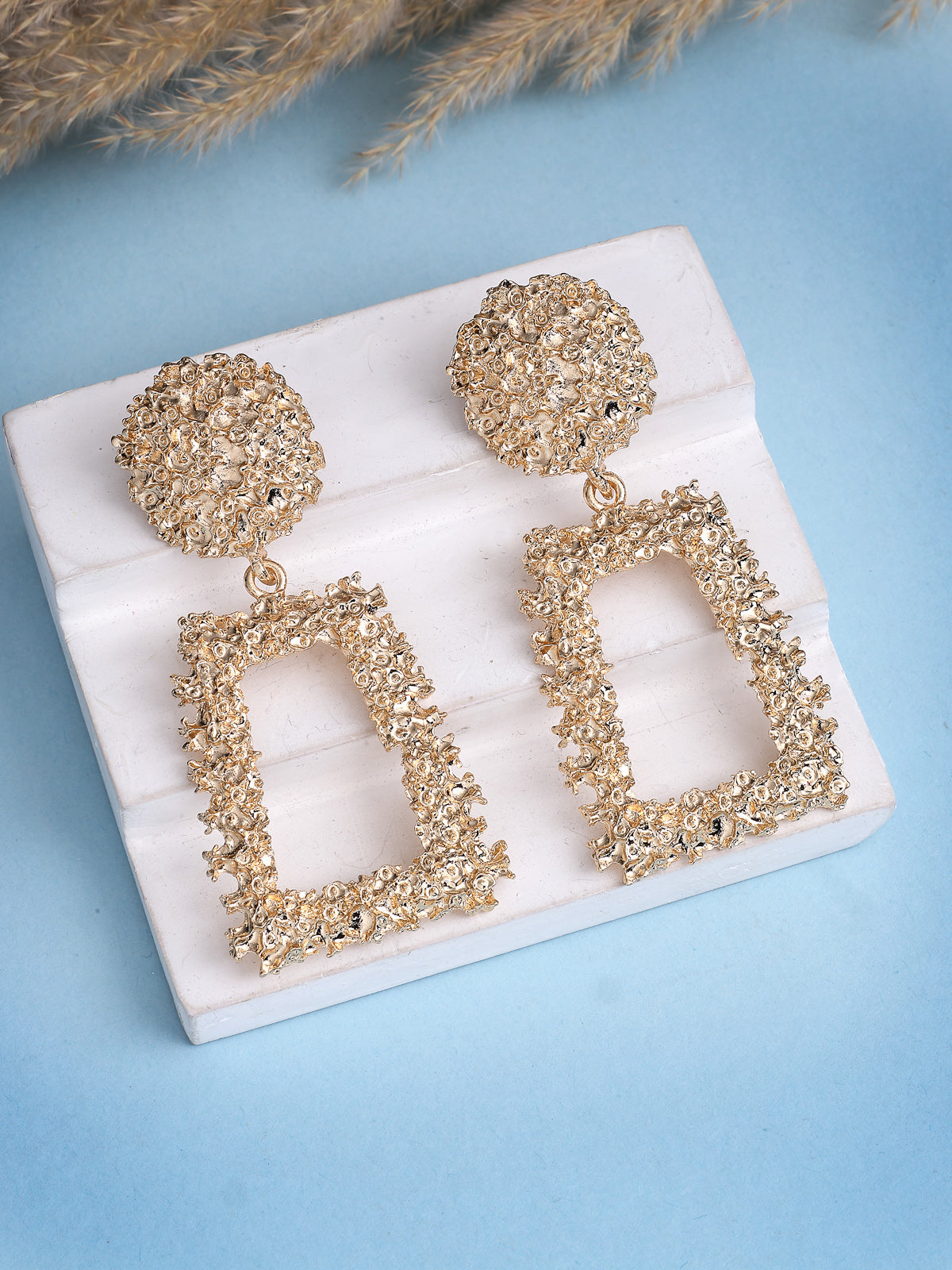 Snictillare By Sukkhi Celebrity Inspired Crystal Handmade Gold Plated Golden Dangle Earrings For Women & Girls|Pair of 1|Jewellery Gifts for Wife Girlfriend Mother Sister|E107249