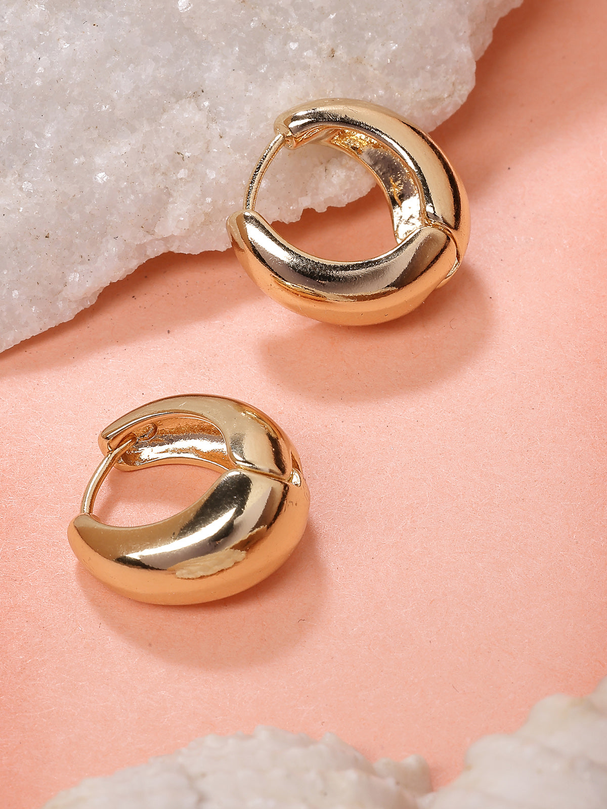 Scintillare By Sukkhi Latest Stylish Trendy Chunky Golden Dainty Gold Plated Small Hoops Bali Earrings for Women & Girls|Korean Fashion Jewellery|Pair of 1|Jewellery Gifts for Wife Girlfriend Mother Sister|E107277