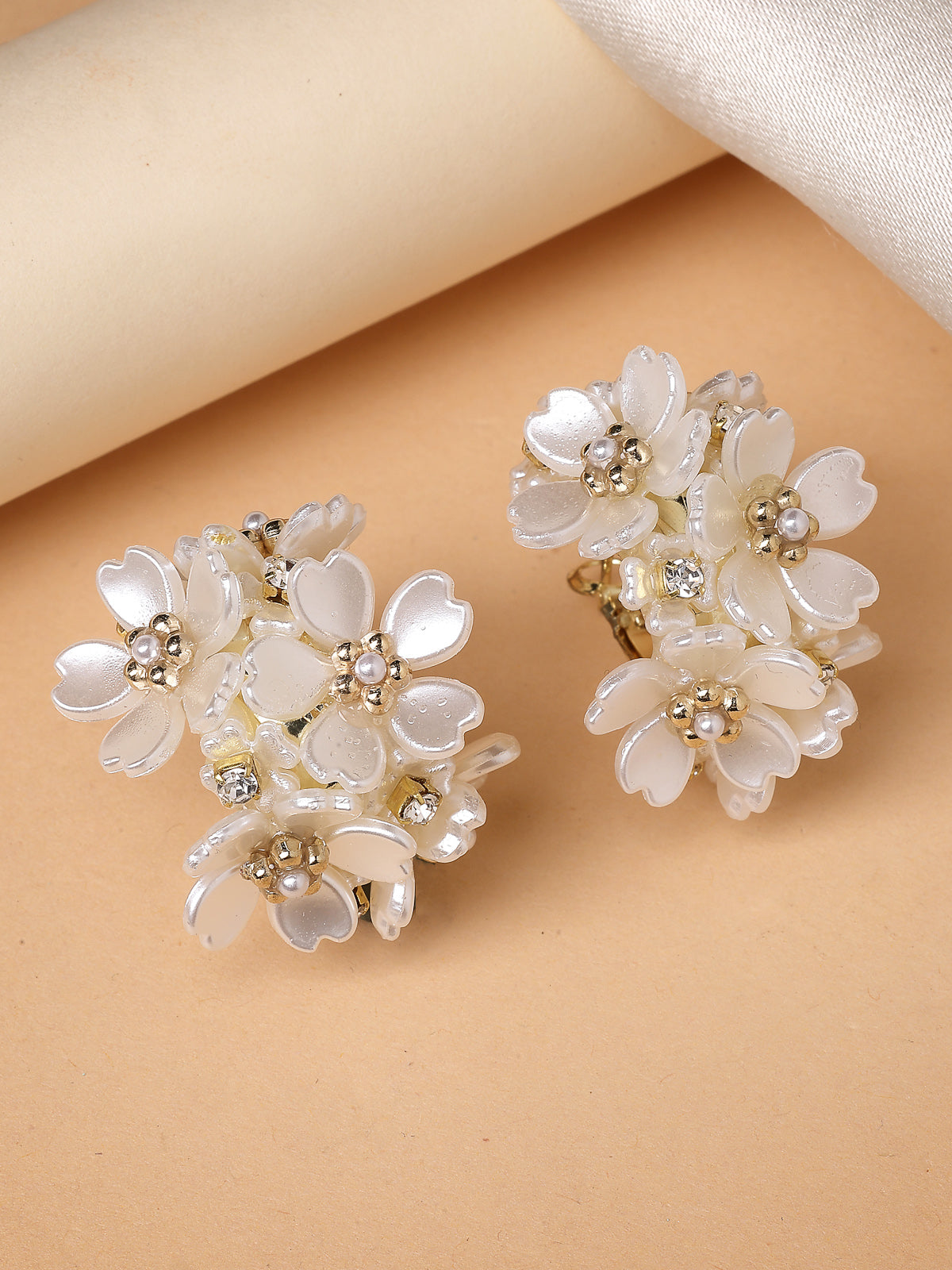 Scintillare By Sukkhi Latest Sweet & Stylish Elegant White Flower Hoop Bali Earrings for Women & Girls| Trendy Versatile Light Weighted Jewellery|Pair of 1|Gifts for Wife Girlfriend Mother Sister|E107281