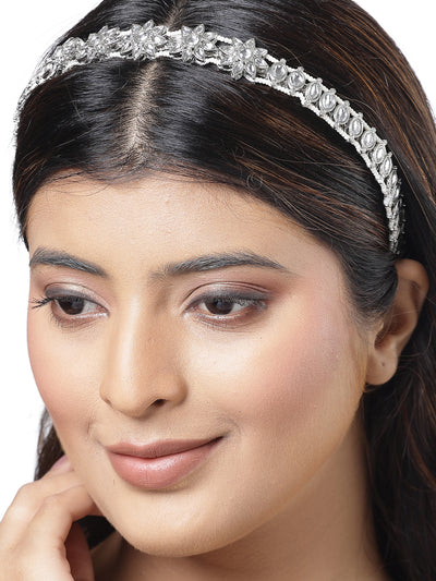 Sukkhi Tendy Floral Style Silver Phodium Plated With Kundan & Beads Studded Hair Band, Matha Patti, Sheesh Patti, Hair Accessories Jewellery for Womens & Girls |Pack of 1|HBND106851