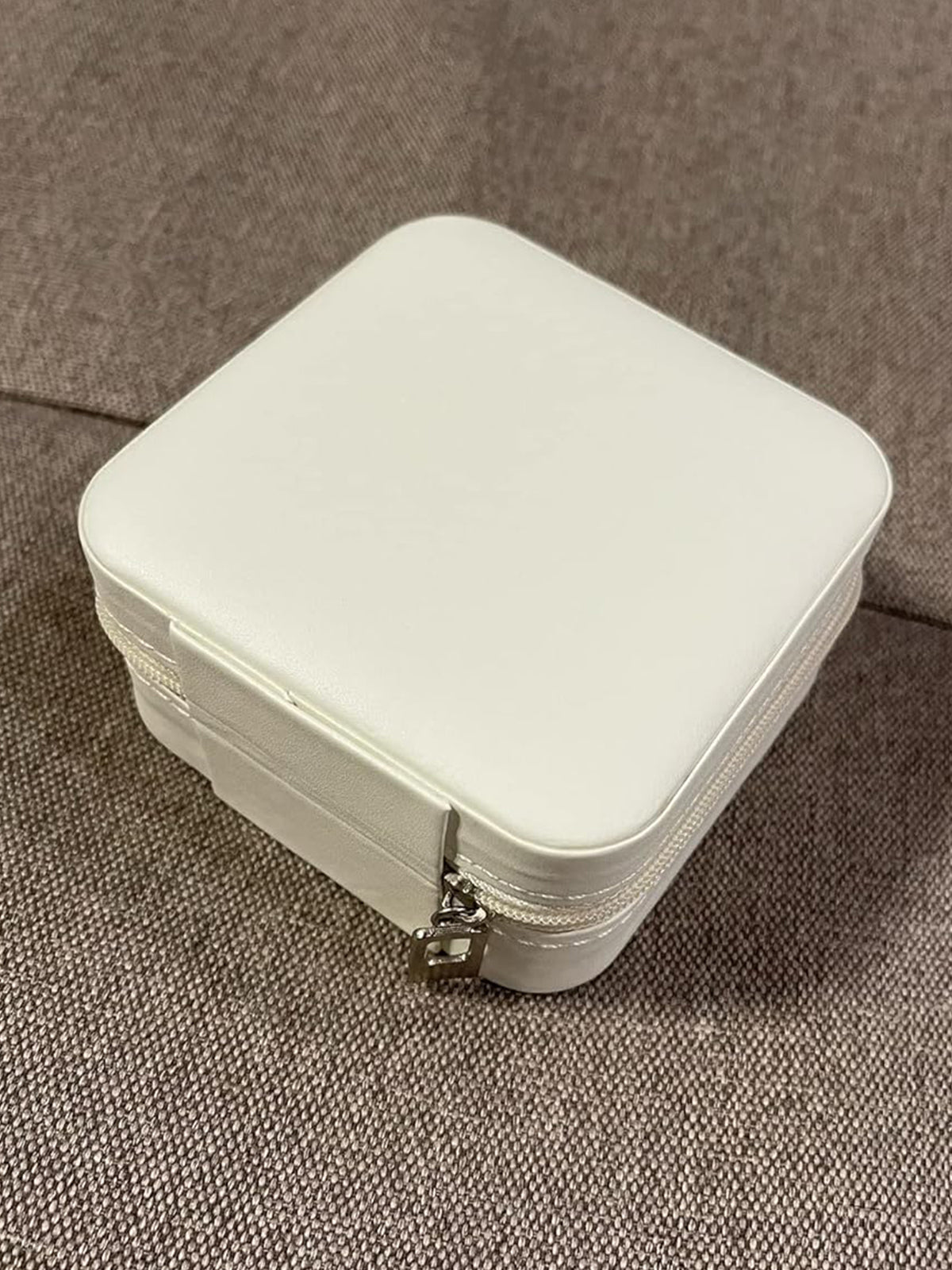 Scintillare By Sukkhi Jewellery Organiser PU Leather Zipper Portable Storage Box Case with Dividers Container for Rings, Earrings, Necklace Home Organizer JB107108