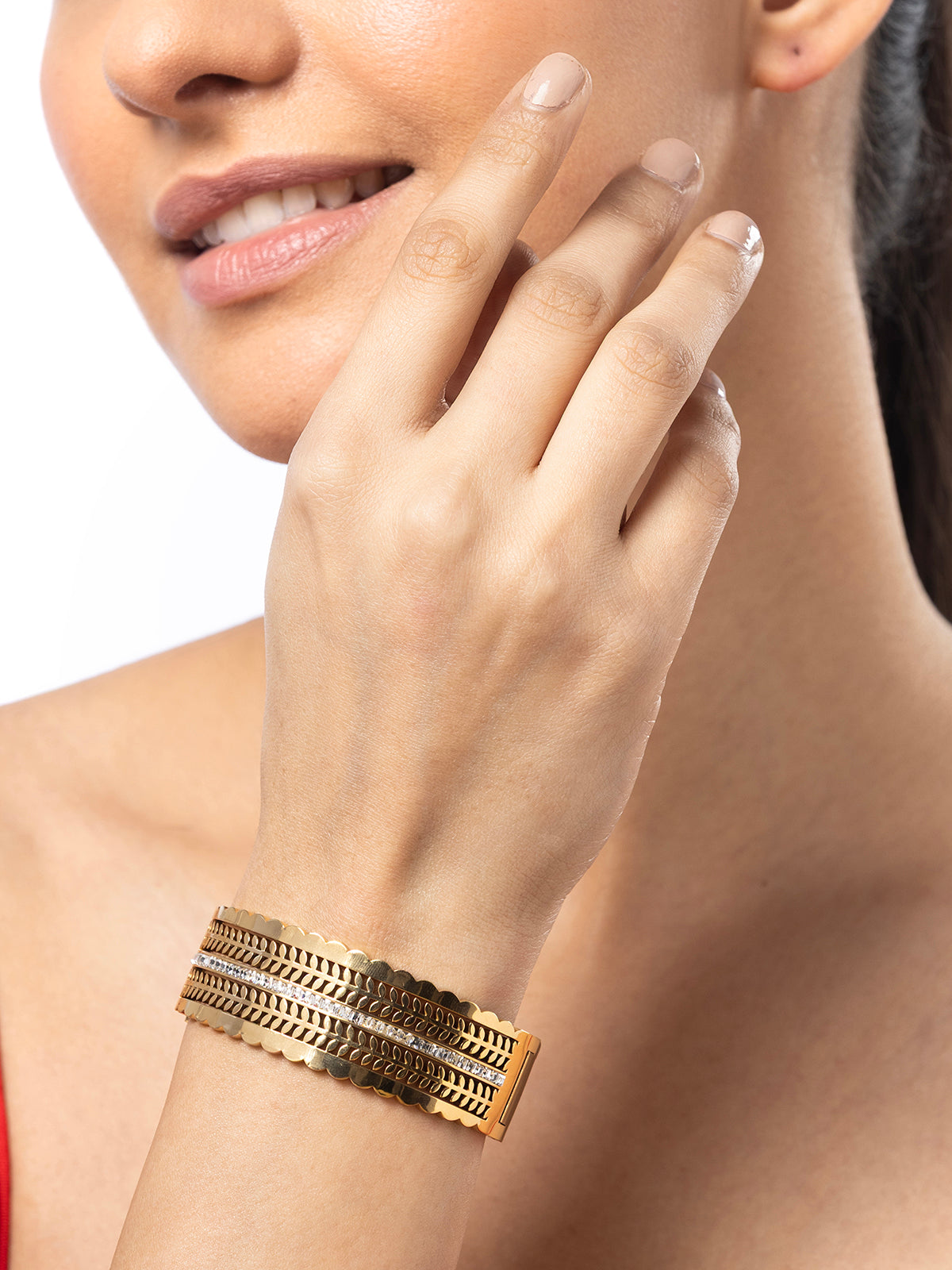 Scintillare By Sukkhi 18kGold Plated with Stainless Steel & Crystal Stones Openable Kada Bracelet Jewellery for Women & Girls|Anti Tarnish Jewellery |Gifts for Wife Girlfriend Mother Sister|K107058