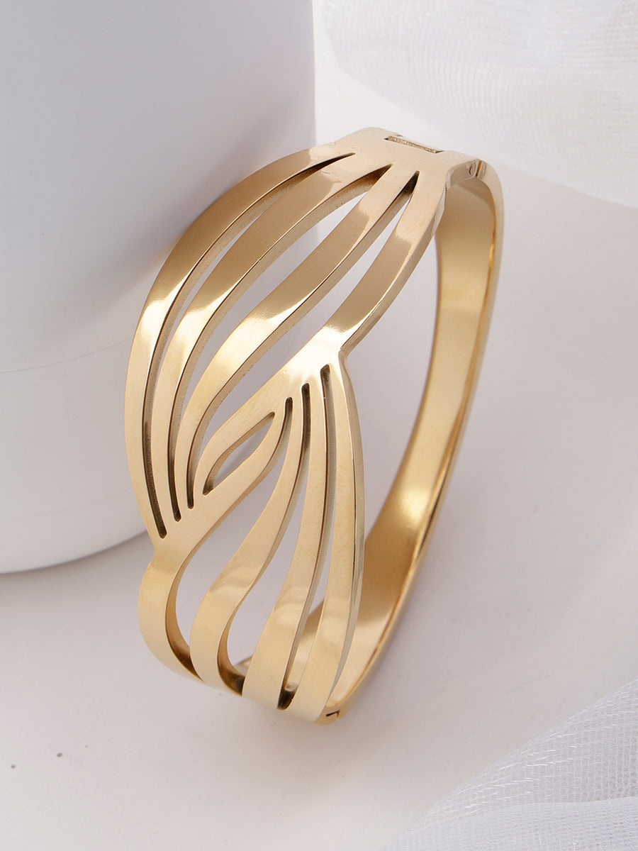 Scintillare By Sukkhi Latest Stylish Gold Plated with Stainless Steel Openable Cuff Kada Bracelet Jewellery for Women & Girls|Anti Tarnish Jewellery|Gifts for Wife Girlfriend Mother Sister|K107063