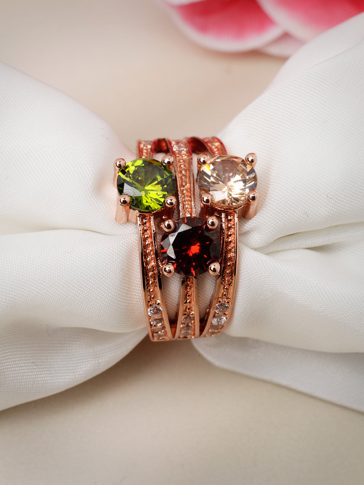 Scintillare by Sukkhi Pretty Fashionable Gold Plated Pearls Links Mininal Contemporary Choker Necklace for Women & Girls |Birthday Gift for Girls And Women Anniversary Gift for Wife|N106573