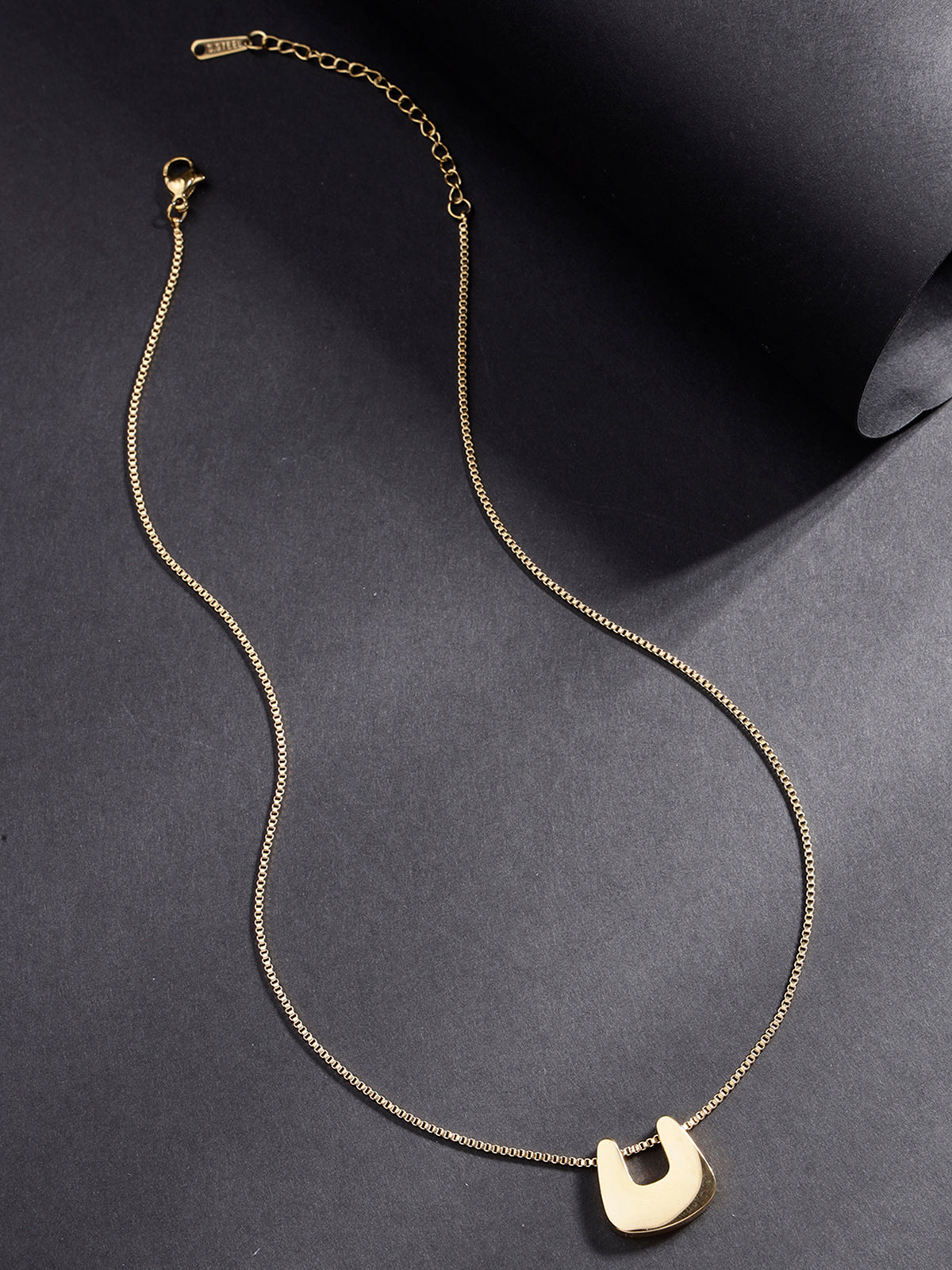 Scintillare By Sukkhi Charming 18kGold Plated with Stainless Steel Box Chain Pendant Necklace Jewellery for Women & Girls|Anti Tarnish Jewellery|Gifts for Wife Girlfriend Mother Sister|N107007