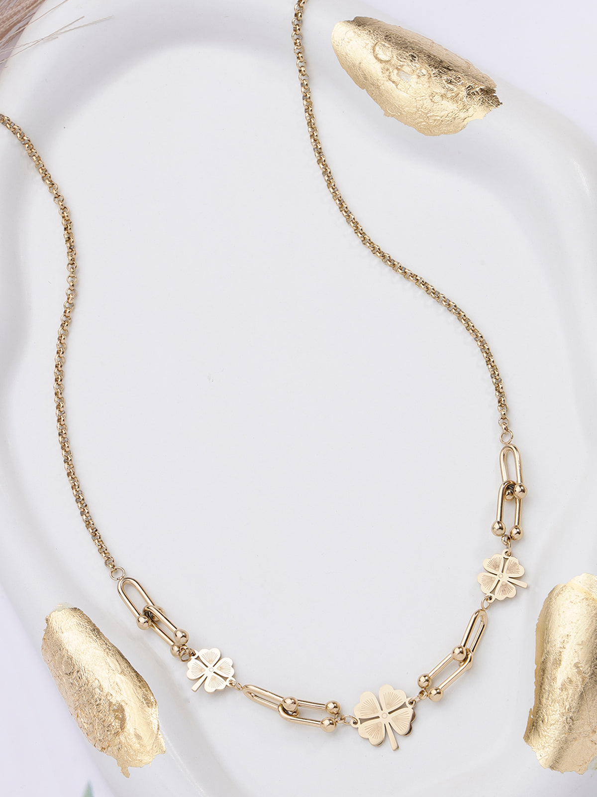 Scintillare By Sukkhi Clover Leaf with 18kGold Plated Stainless Steel Chain Pendant Necklace Jewellery for Women & Girls|Anti Tarnish Jewellery|Gifts for Wife Girlfriend Mother Sister|N107020