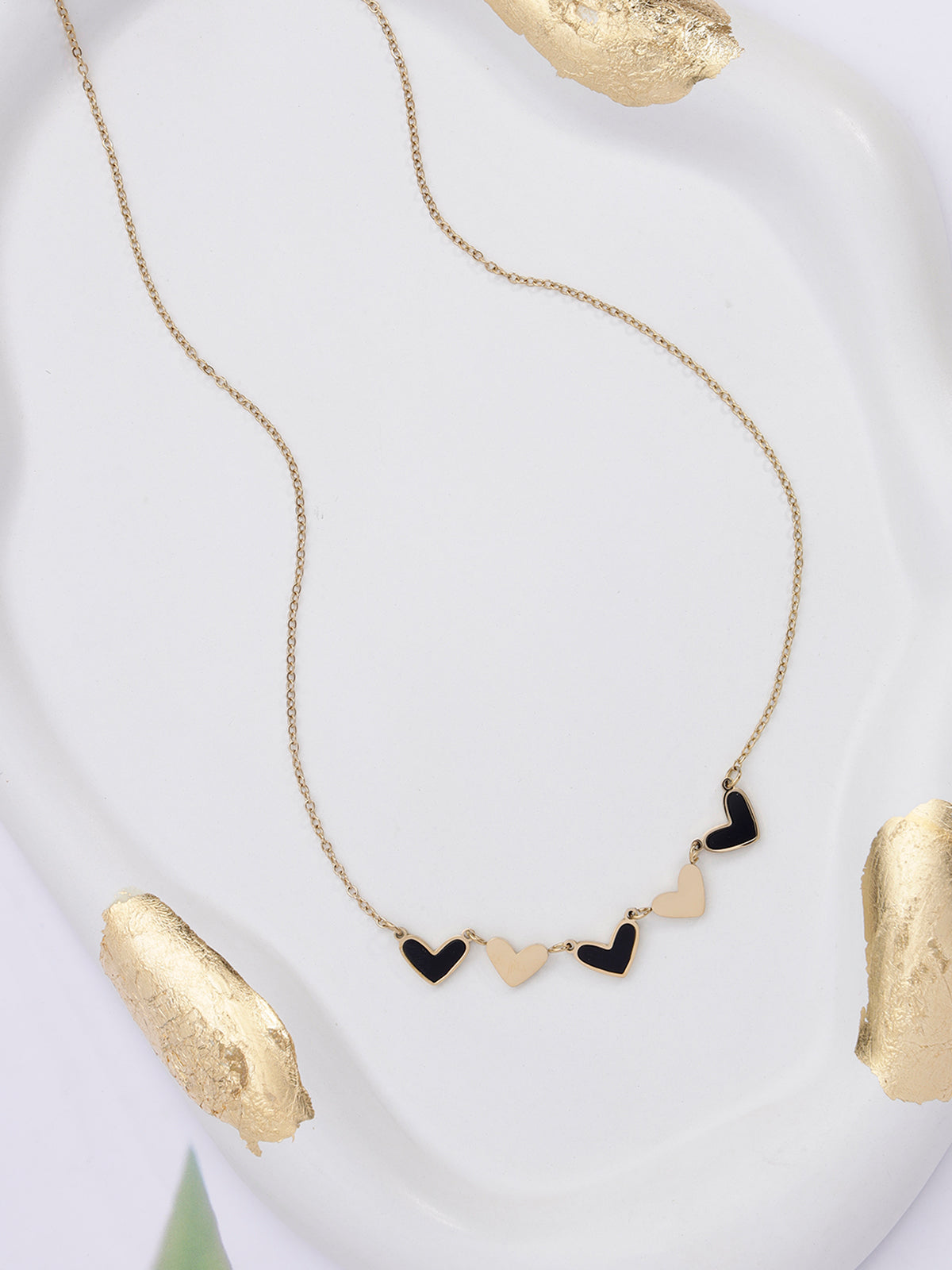 Scintillare By Sukkhi Heart Shaped 18k Gold Plated with Stainless Steel Black White Chain Pendant Necklace Jewellery for Women & Girls|Anti Tarnish Jewellery|Gifts for Wife Girlfriend Mother|N107069