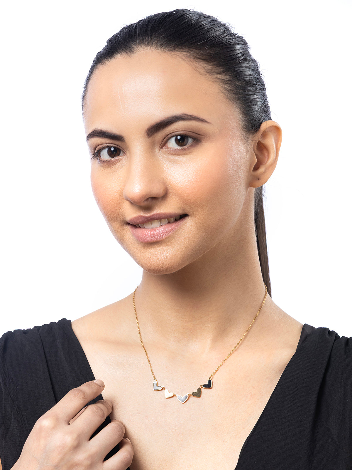 Scintillare By Sukkhi Heart Shaped 18k Gold Plated with Stainless Steel Black White Chain Pendant Necklace Jewellery for Women & Girls|Anti Tarnish Jewellery|Gifts for Wife Girlfriend Mother|N107069