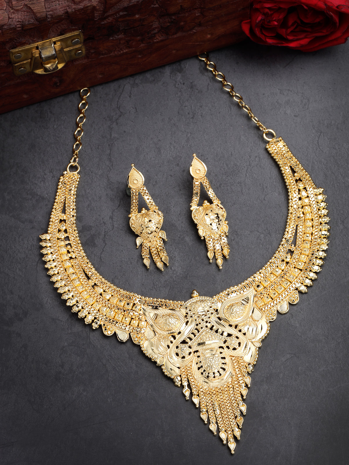 Sukkhi Eye-Catching Ethnic One Gram High Gold Plated Adjustable Choker Necklace Set with Dangler Earrings Jewellery Set for Women & Girls|Set of 1|N73718