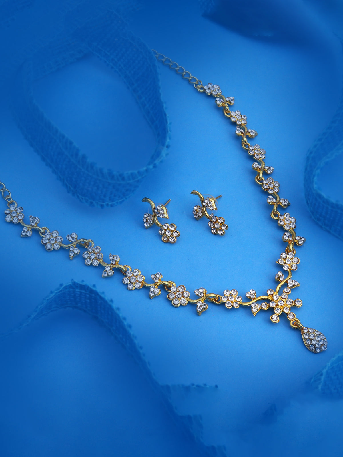 Sukkhi Ethnic Floral Gold Plated Floral Necklace Set for Women N79485