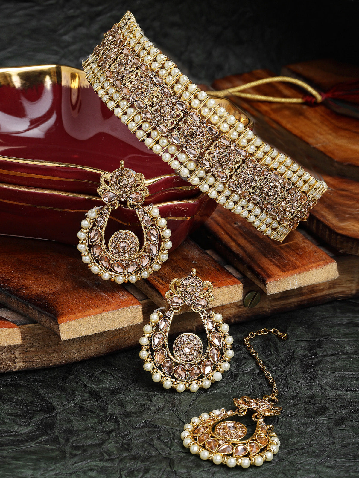 Sukkhi Indian Ethnic Gold Plated LCT Kundan & Beads Choker Necklace Set With Earring And Maangtika | Jewellery Set For Women (NS105494)