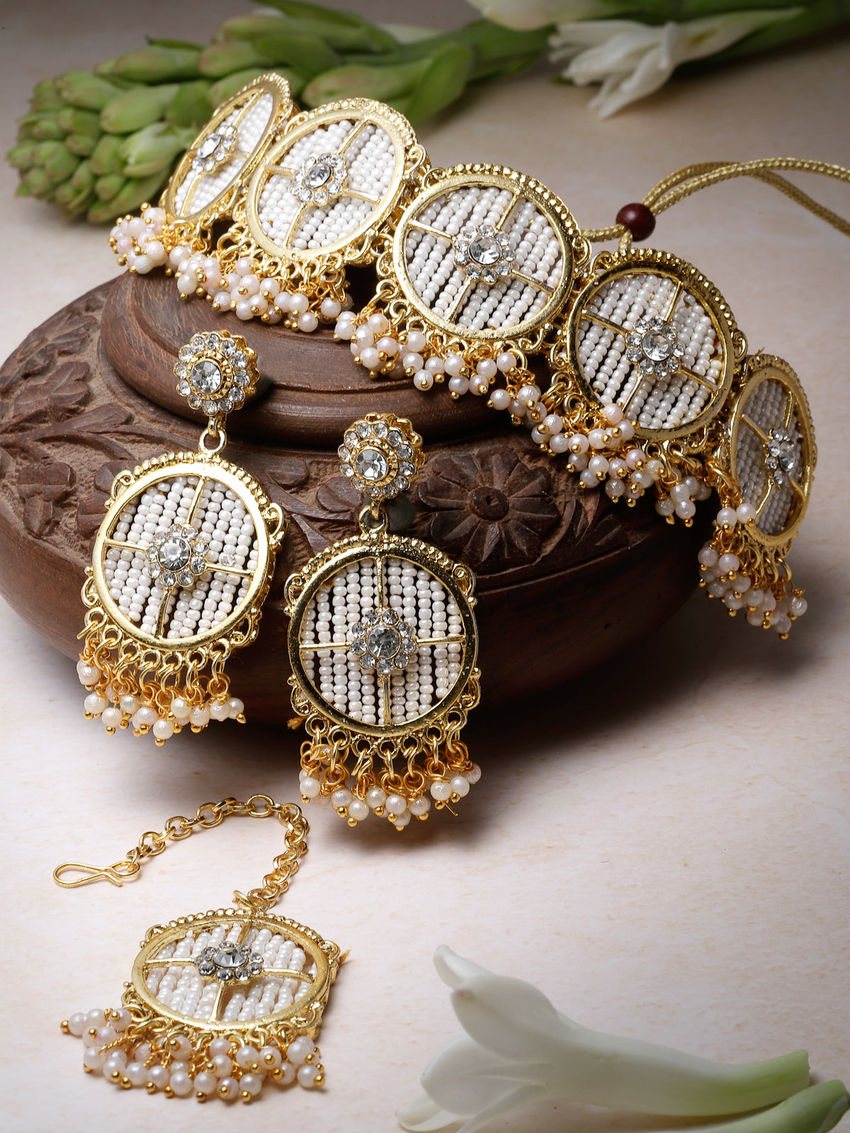 Sukkhi Charming Circular Gold Toned Plated Off White Beads Choker Necklace Set With Earring And Maangtika | Jewellery Set For Women (NS105507)
