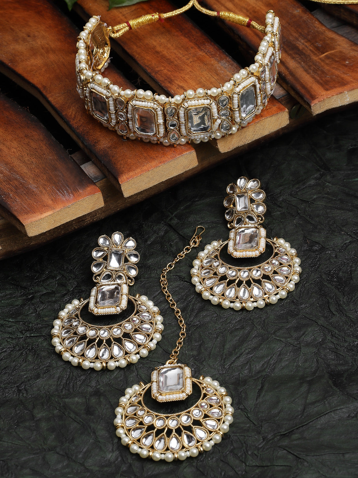 Sukkhi Affordable Squared Style White Kundan & Beads Choker Necklace Set With Earring And Maangtika | Jewellery Set For Women (NS105522)