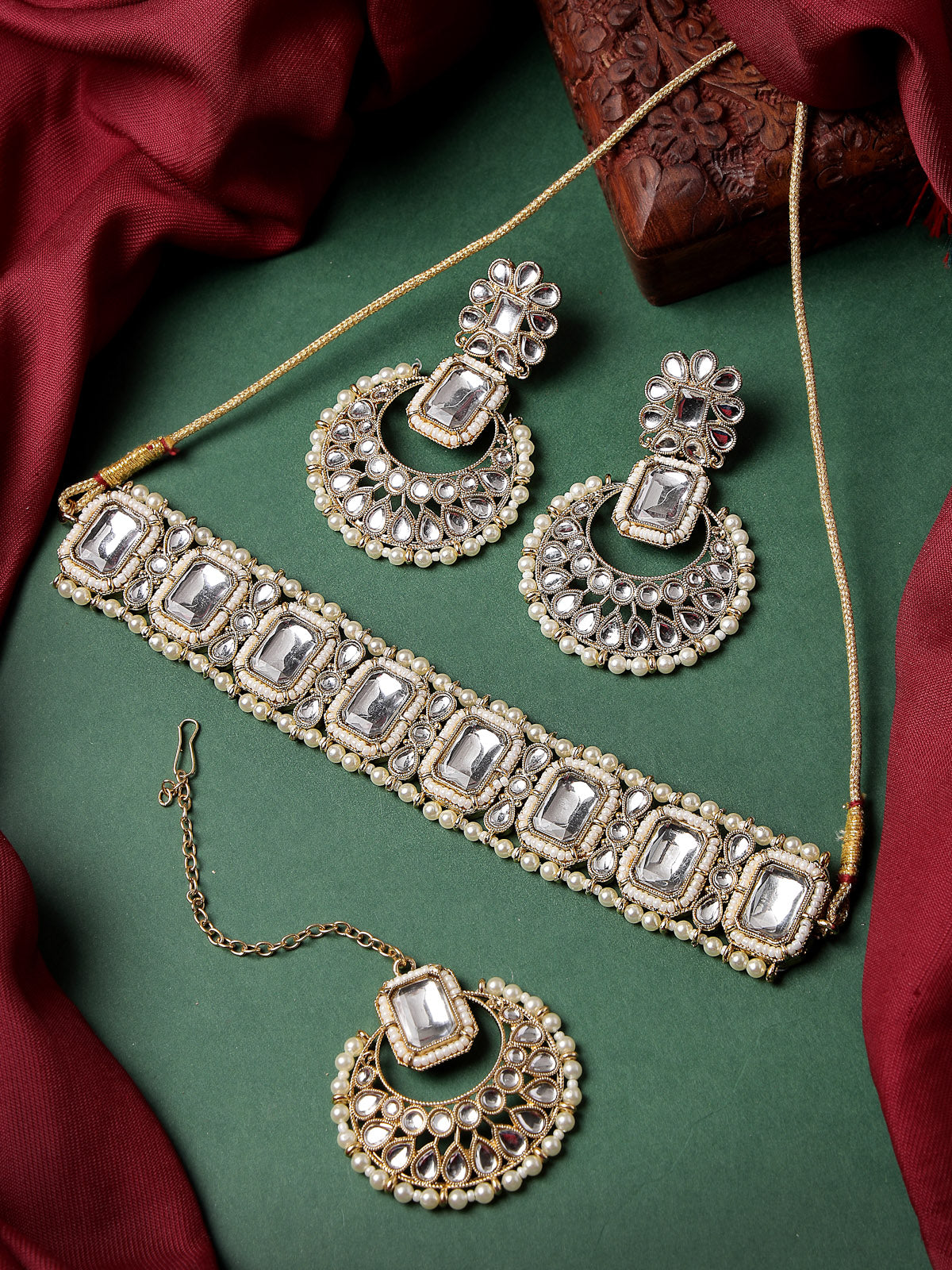 Sukkhi Affordable Squared Style White Kundan & Beads Choker Necklace Set With Earring And Maangtika | Jewellery Set For Women (NS105522)