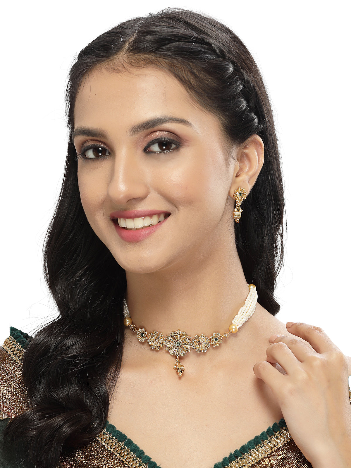 Sukkhi Astonish Gold Plated Floral Copper Choker Necklace Set With Studs Earring | Jewellery Set For Women (NS105535)