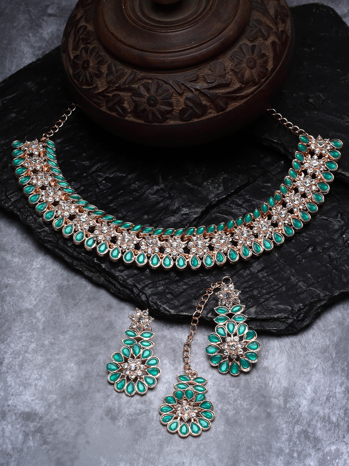 Sukkhi Admirable Fashionable AD Green Stones Collar Bone Necklace Set With Earring And Maangtika | Jewellery Set For Women (NS105557)