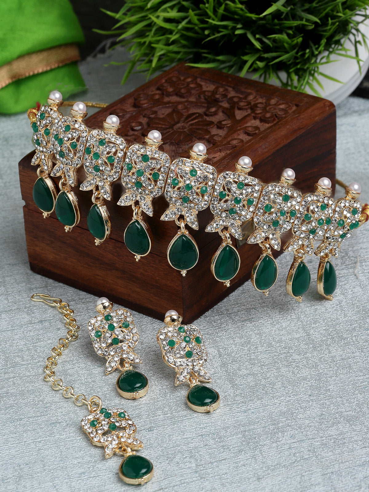 Sukkhi Antique Gold Plated Green AD Stones & Beads Choker Necklace Set With Earring And Maangtika | Jewellery Set For Women (NS105562)